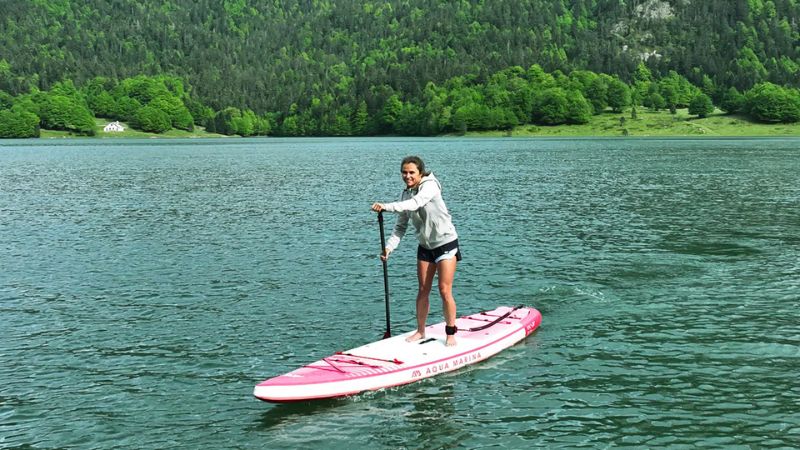 aqua marina touring paddleboardy.cz holka na vode